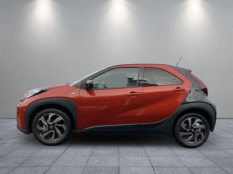 Gebraucht Toyota Aygo X 72 PS (52 kW) 2025 Rot SUV
