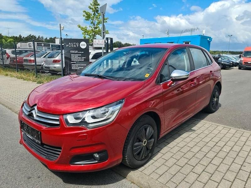 Gebraucht Citroën C4 SELECTION 131 PS (96 kW) 2015 Rot Limousine