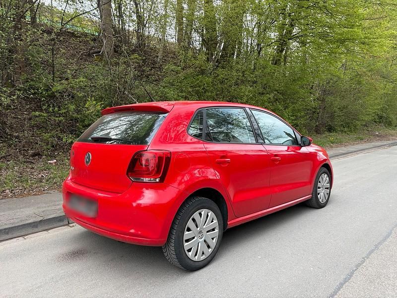 Gebraucht VW Polo 60 PS (44 kW) 2011 Rot Kleinwagen