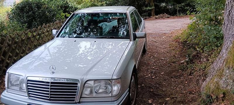 Silber Gebraucht 1995 Mercedes 320 Limousine | 7.350 € - Bild 1/4