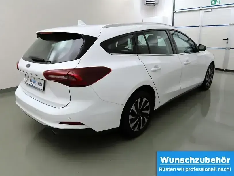 Gebraucht Ford Focus Titanium 116 PS (85 kW) 2023 Frostweiß Kombi