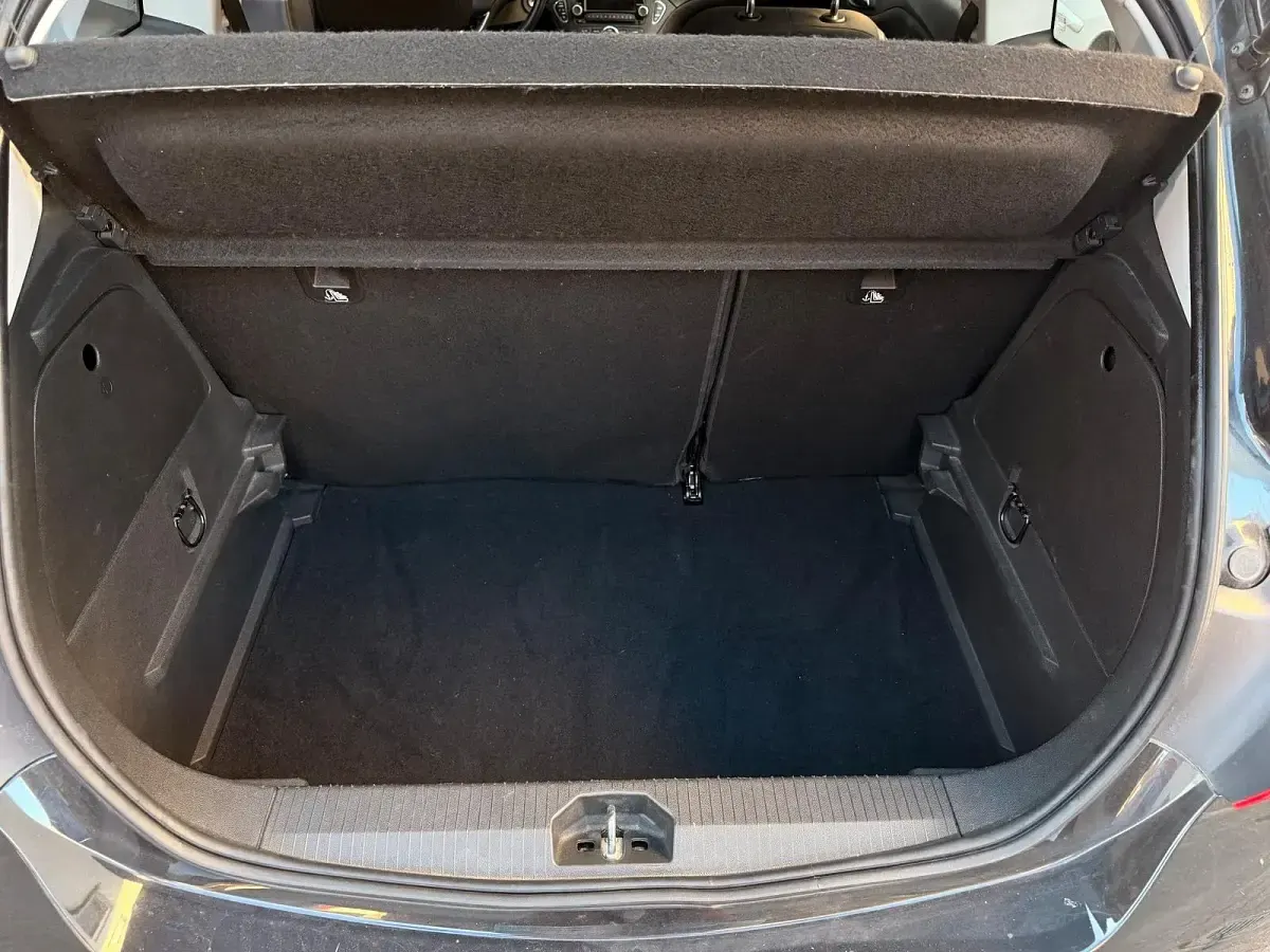 Gebraucht Opel Corsa 90 PS (66 kW) 2015 Schwarz Kleinwagen