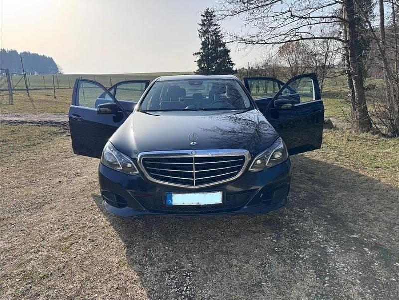 Gebraucht Mercedes E250 204 PS (150 kW) 2014 Schwarz Limousine