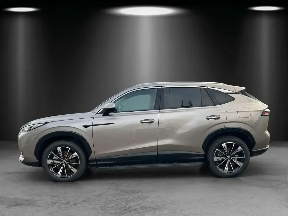 Neu MG HS Luxury 224 PS (164 kW) 2026 Sterling silver SUV