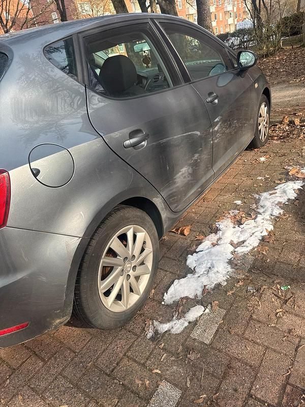 Gebraucht Seat Ibiza 75 PS (55 kW) 2013 Grau Kleinwagen