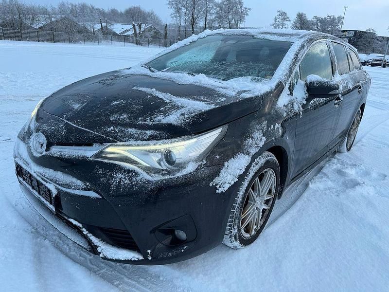 Schwarz Gebraucht 2016 Toyota Avensis Edition-S Limousine | 7.300 € (Fairer Preis) - Bild 1/3