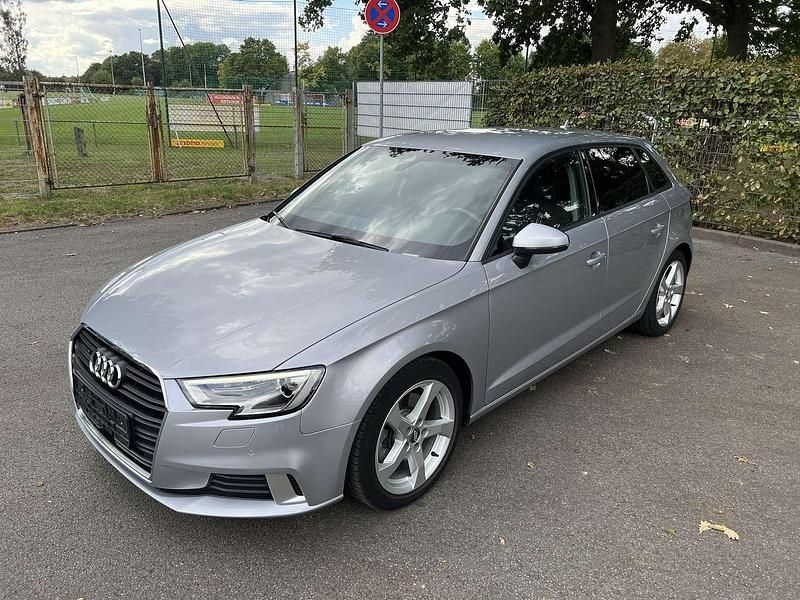 Silber Gebraucht 2017 Audi A3 Sport Kombi | 19.500 € (Guter Preis) - Bild 1/4