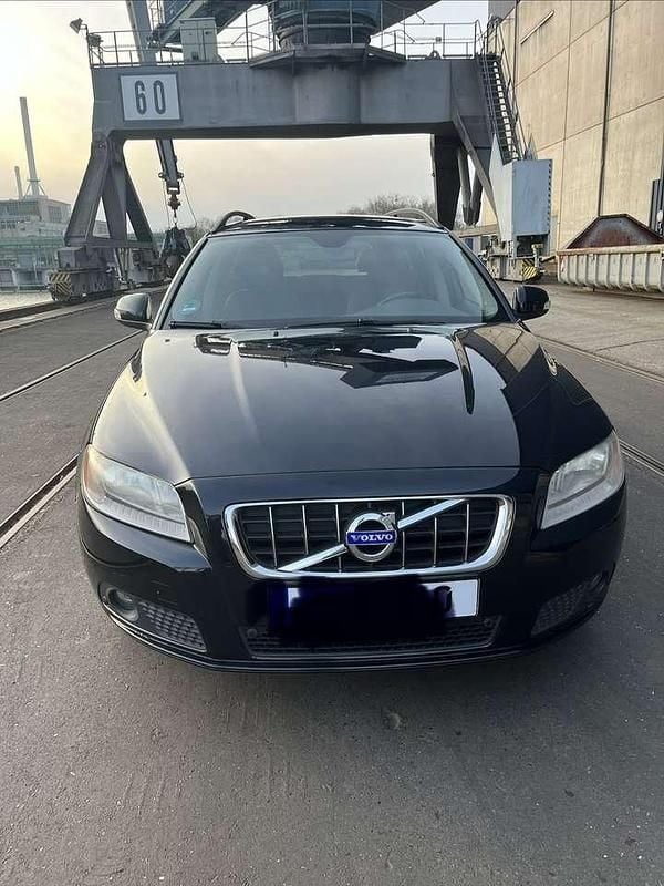 Gebraucht Volvo V70 Kinetic 109 PS (80 kW) 2011 Schwarz Kombi