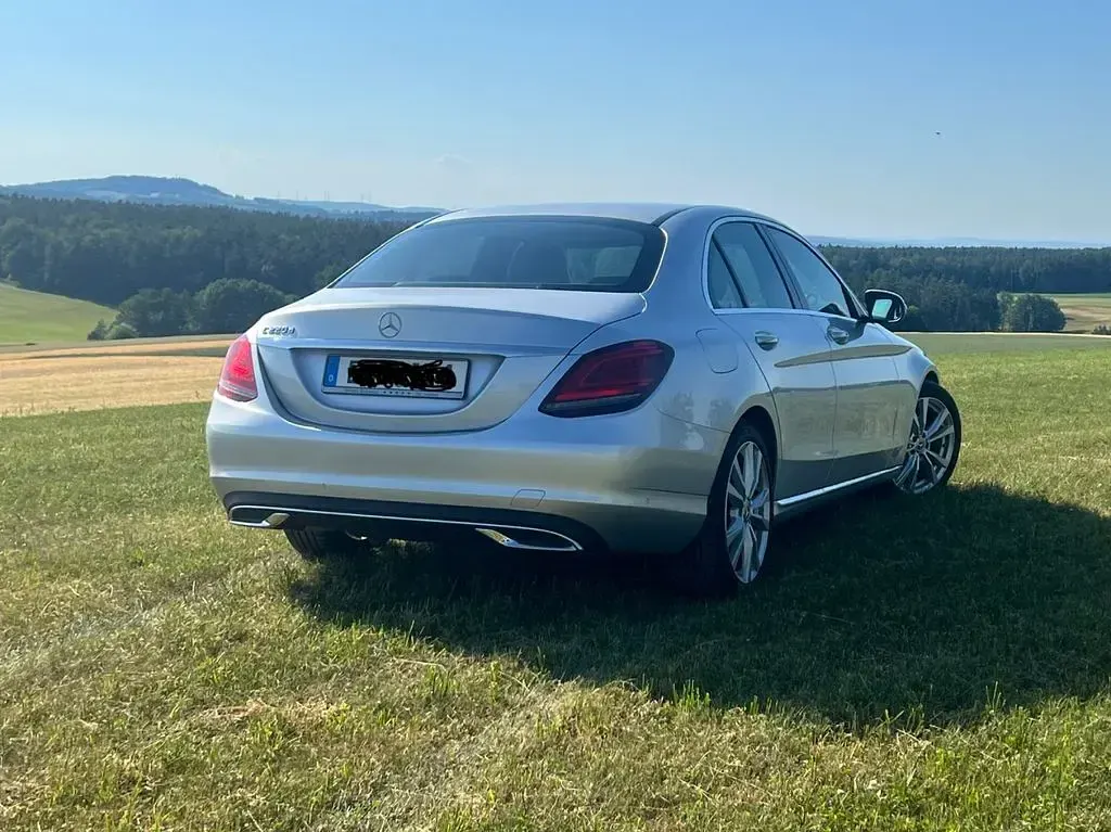 Gebraucht Mercedes C220 194 PS (142 kW) 2019 Silber Limousine