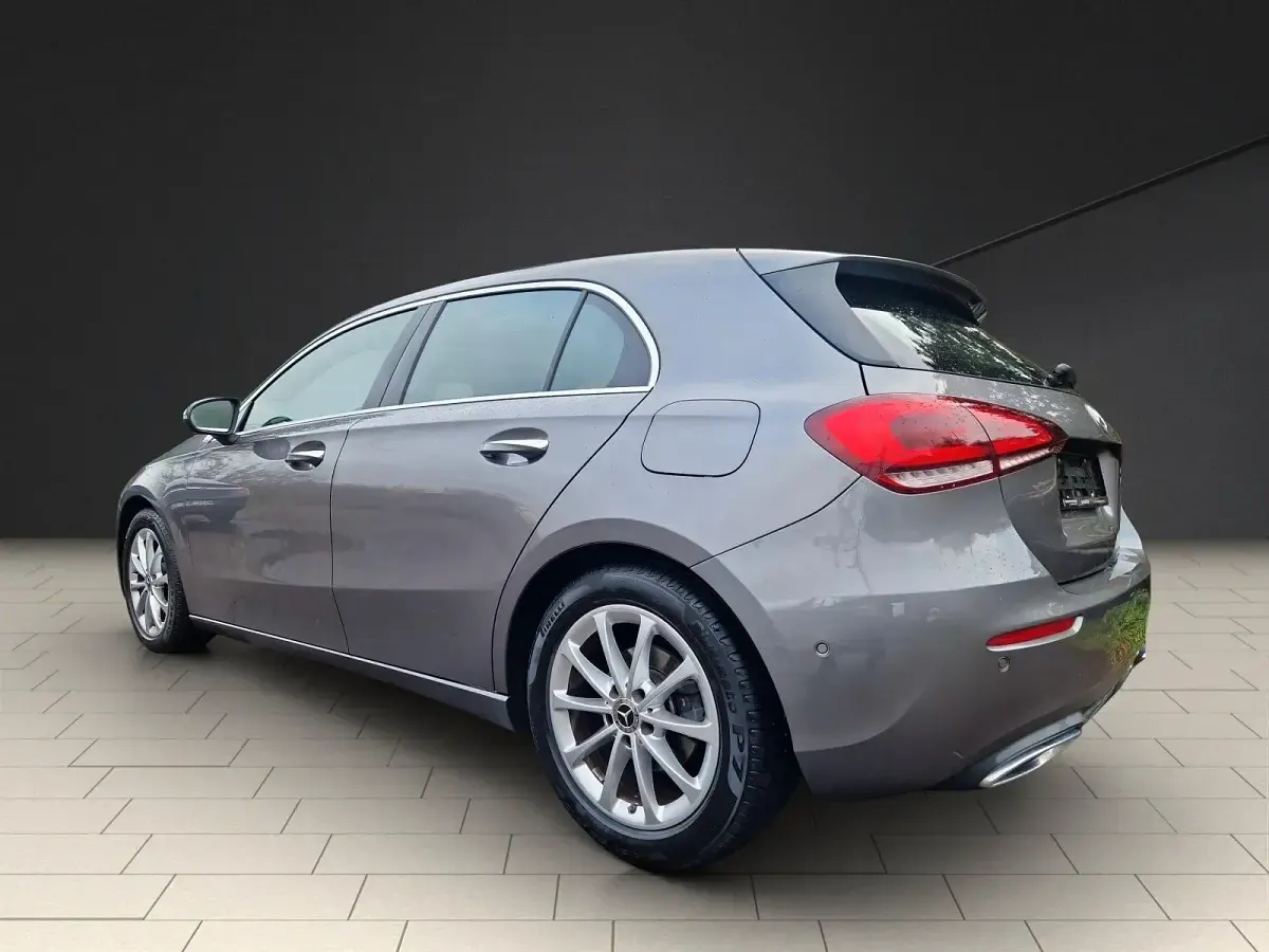 Gebraucht Mercedes A180 116 PS (85 kW) 2018 Limousine