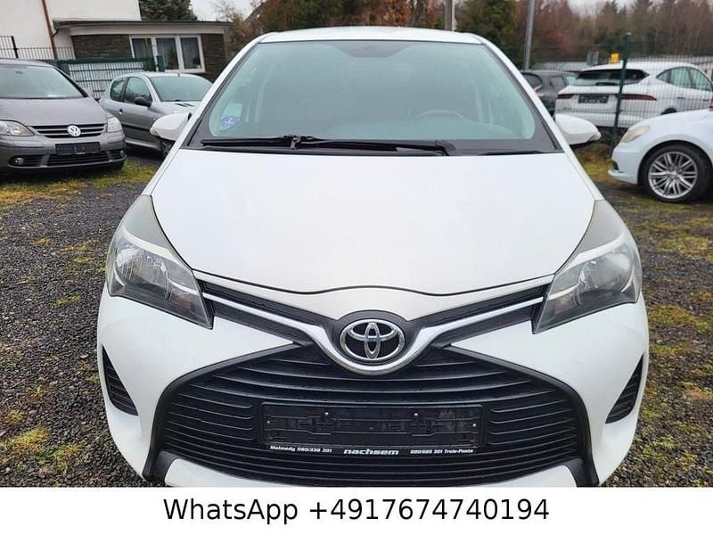 Weiß Gebraucht 2017 Toyota Yaris Comfort Limousine | 5.400 € (Guter Preis) - Bild 1/4