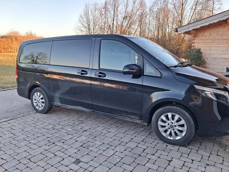 Gebraucht Mercedes V220 163 PS (119 kW) 2020 Schwarz Van / Kleinbus