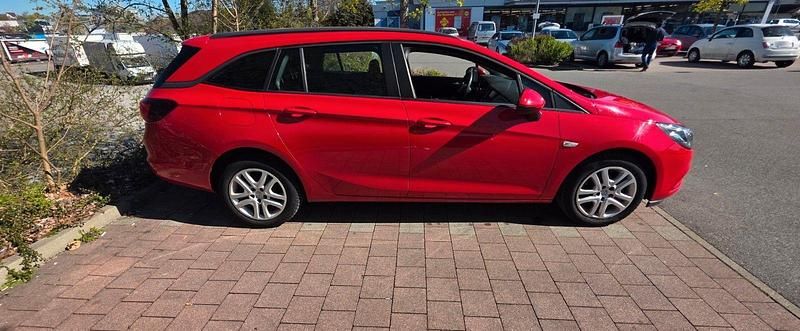 Gebraucht Opel Astra 125 PS (91 kW) 2016 Rot Kombi
