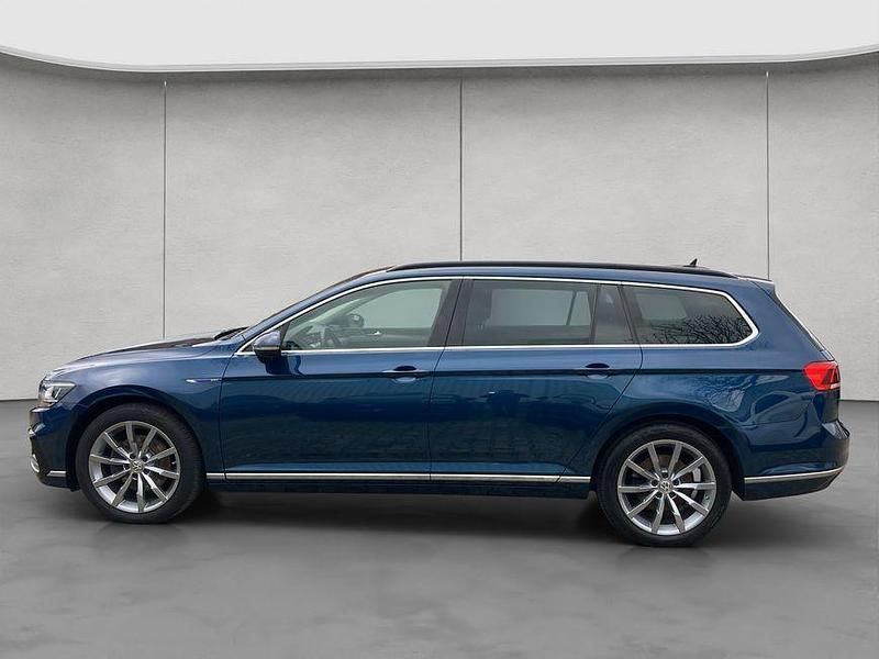 Gebraucht VW Passat GTE 156 PS (114 kW) 2020 Aquamarine blue metallic Kombi
