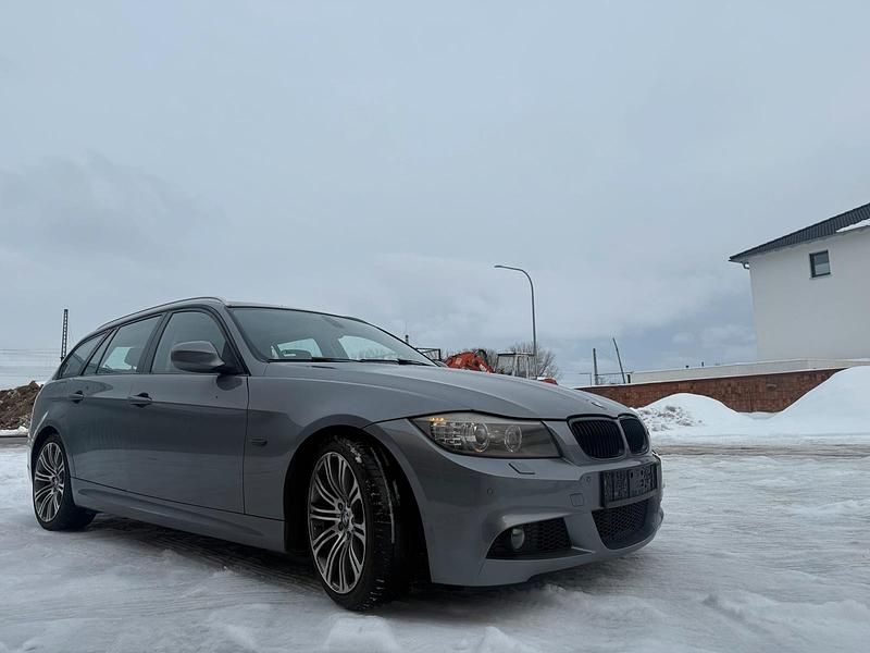 Gebraucht BMW 330 M Sport 245 PS (180 kW) 2012 Grau Kombi