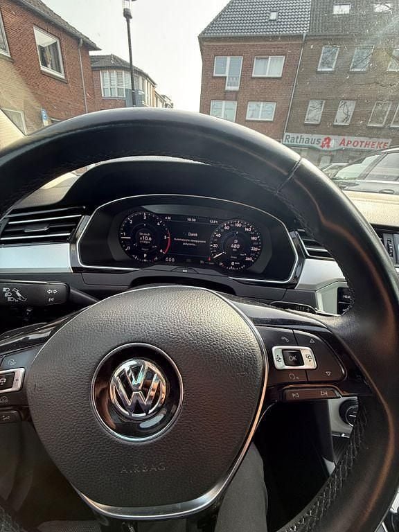 Gebraucht VW Passat Comfortline 150 PS (110 kW) 2018 Schwarz Kombi