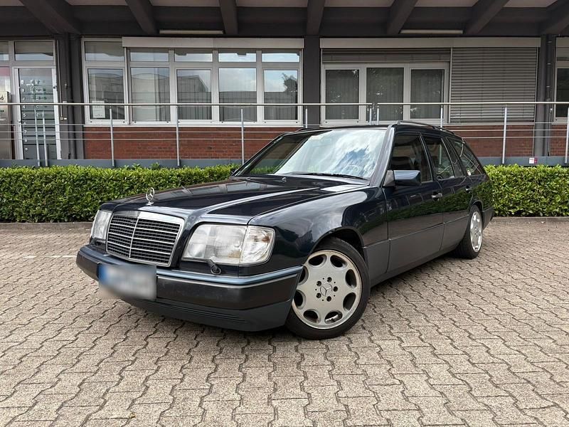 Gebraucht Mercedes E320 220 PS (161 kW) 1995 Blau Kombi