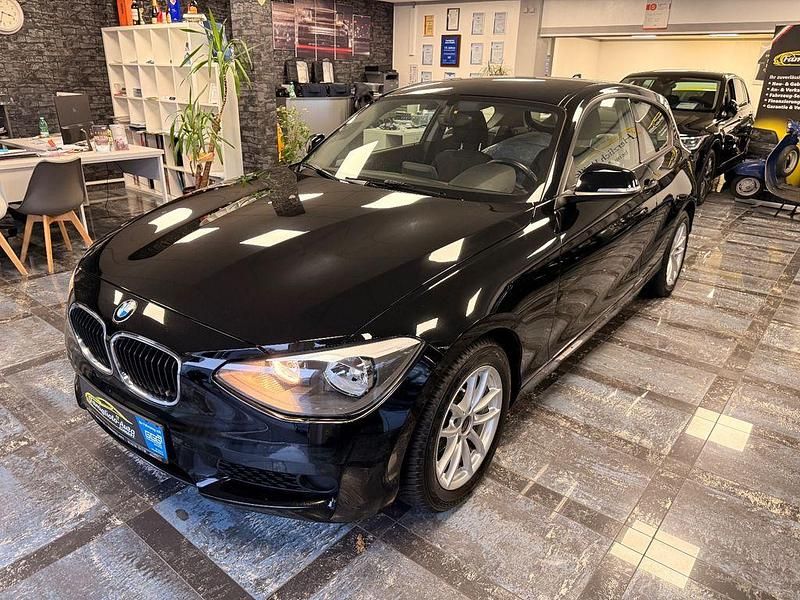 Gebraucht BMW 114 Advantage 102 PS (75 kW) 2015 Schwarz Kleinwagen