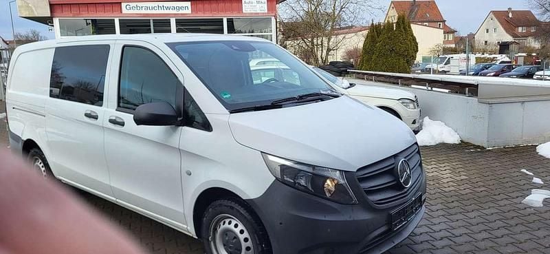 Gebraucht Mercedes Vito 163 PS (119 kW) 2021 Arktikweiss Van