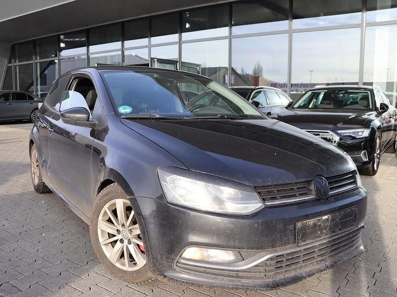 Deep black perleffekt Gebraucht 2017 VW Polo Comfortline Kleinwagen | 3.502 € (Superpreis) - Bild 1/4