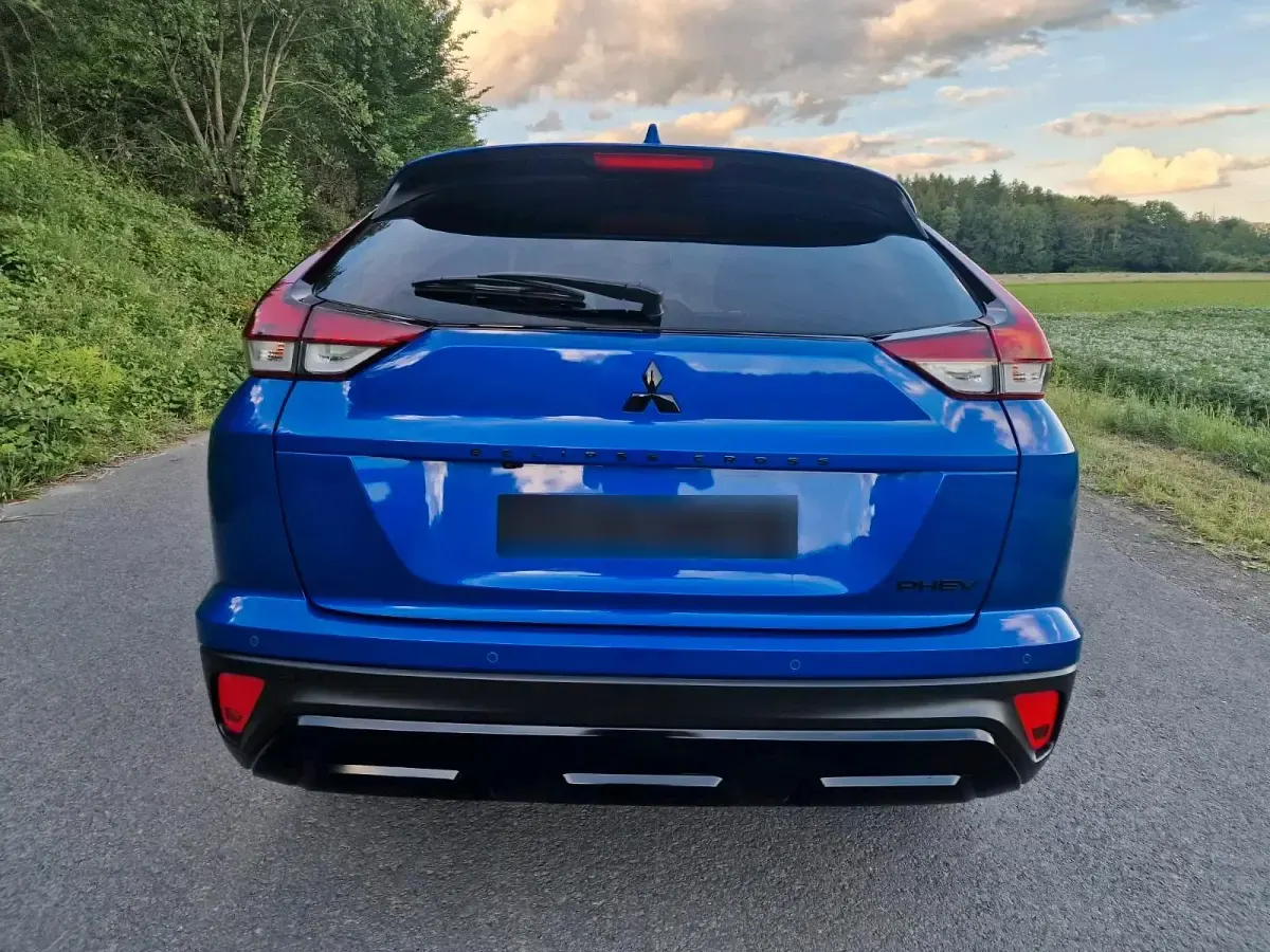 Gebraucht Mitsubishi Eclipse Cross Select 188 PS (138 kW) 2023 Blau SUV