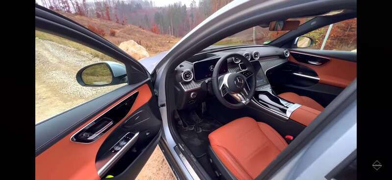Grau Gebraucht 2021 Mercedes C220 Kombi | 42.499 € - Bild 1/4