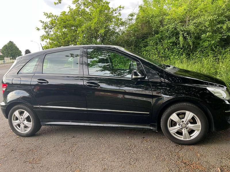 Schwarz Gebraucht 2009 Mercedes B150 Van / Kleinbus | 4.300 € (Fairer Preis) - Bild 1/4