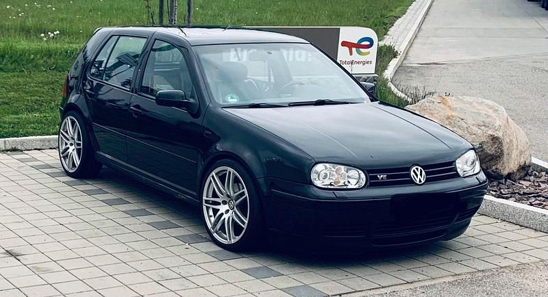 Schwarz Gebraucht 2000 VW Golf IV GTI Limousine | 5.890 € (Etwas zu teuer) - Bild 1/4