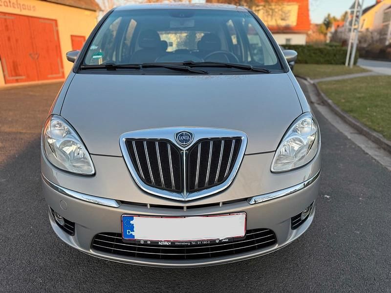 Gebraucht Lancia Musa 90 PS (66 kW) 2008 Andere farben Van / Kleinbus