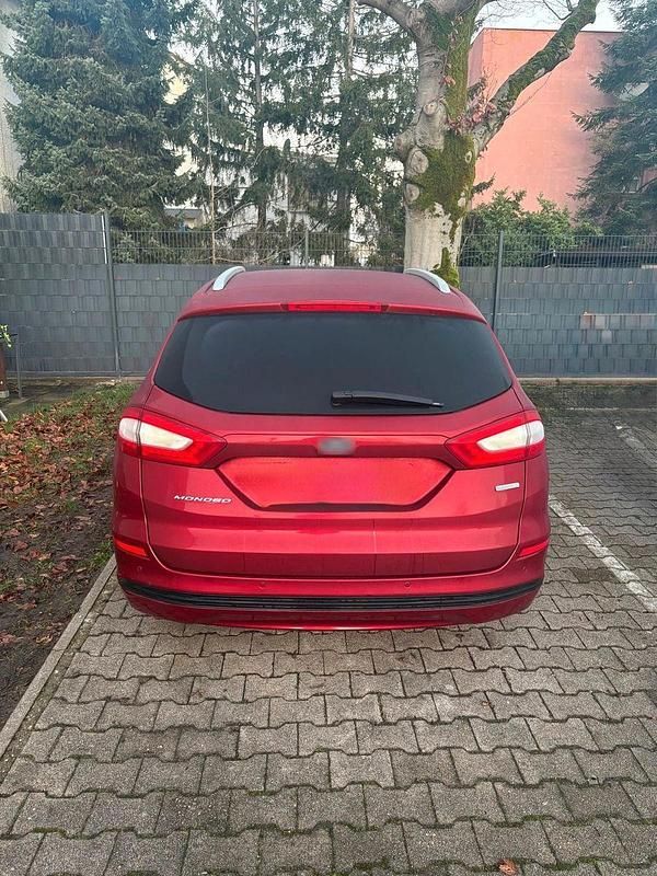 Gebraucht Ford Mondeo Titanium 160 PS (117 kW) 2015 Rot Kombi