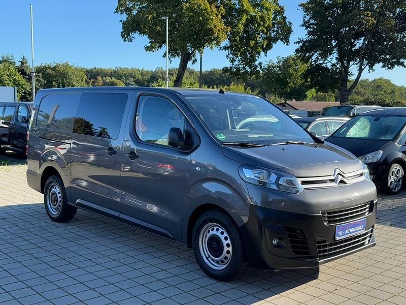 Grau Gebraucht 2023 Citroën Jumpy Van / Kleinbus | 27.990 € (Fairer Preis) - Bild 1/4