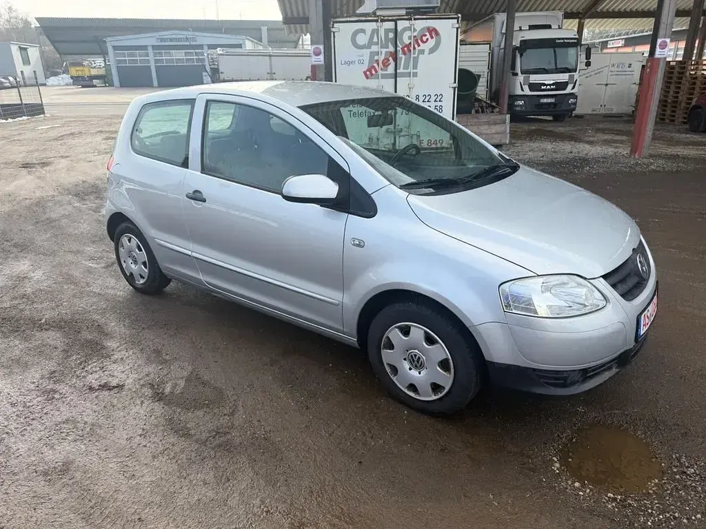 Usado VW Fox Style 60 CV (44 kW) 2009 Plateado Utilitario