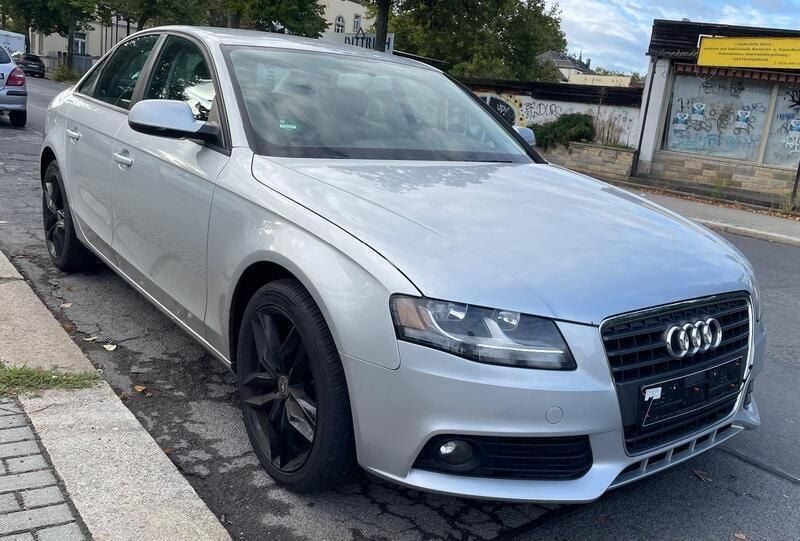 Grau Gebraucht 2009 Audi A4 Limousine | 3.400 € (Superpreis) - Bild 1/4