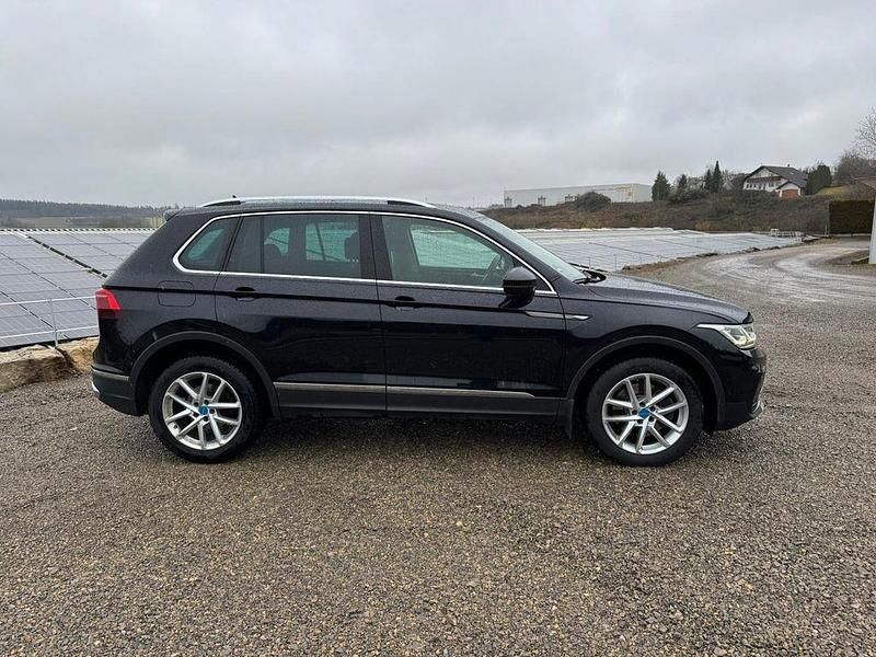 Gebraucht VW Tiguan 200 PS (147 kW) 2022 Schwarz SUV