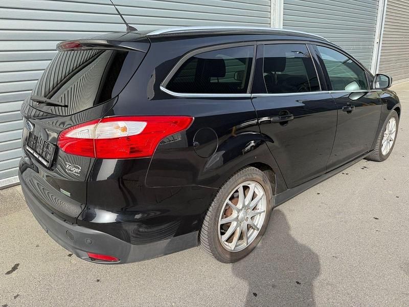 Gebraucht Ford Focus Titanium 101 PS (74 kW) 2014 Schwarz Kombi