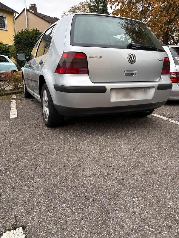 Grau Gebraucht 2002 VW Golf IV Limousine | 1.350 € (Fairer Preis) - Bild 1/4