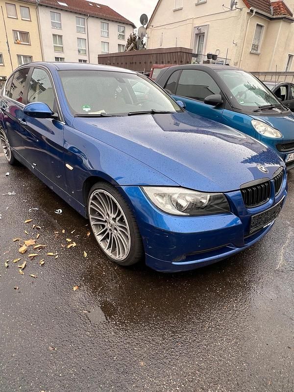 Gebraucht BMW 325 218 PS (160 kW) 2007 Blau Limousine