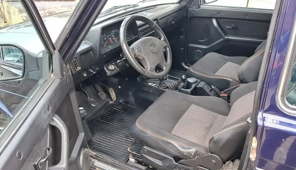 Gebraucht Lada Urban 83 PS (61 kW) 2016 Blau SUV