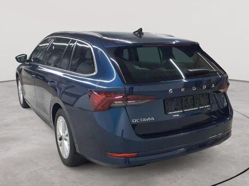 Second-hand Skoda Octavia Style 2022 Albastru Berlinǎ