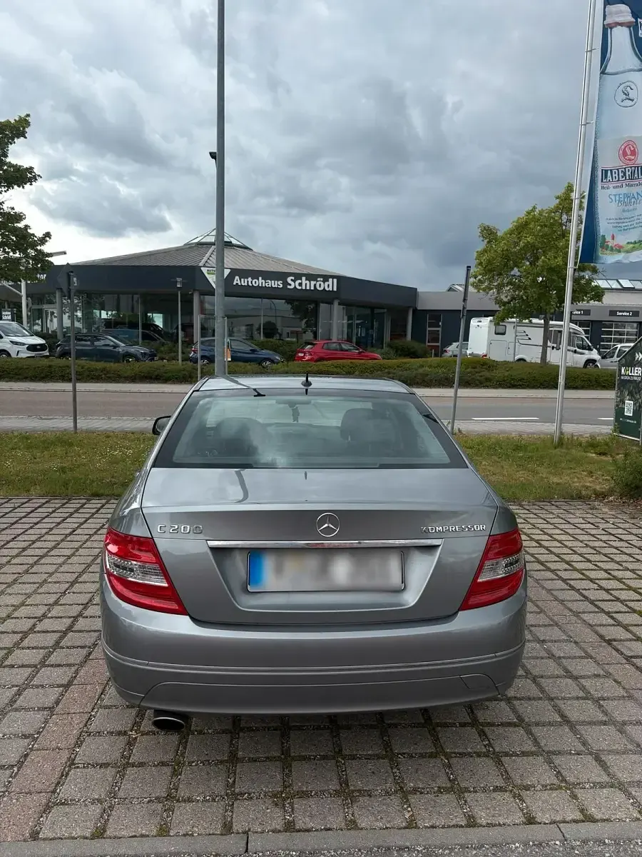 Gebraucht Mercedes C200 184 PS (135 kW) 2009 Silber Limousine