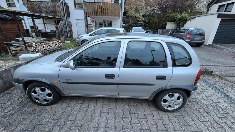 Gebraucht Opel Corsa Edition 90 PS (66 kW) 1999 Silber Kleinwagen
