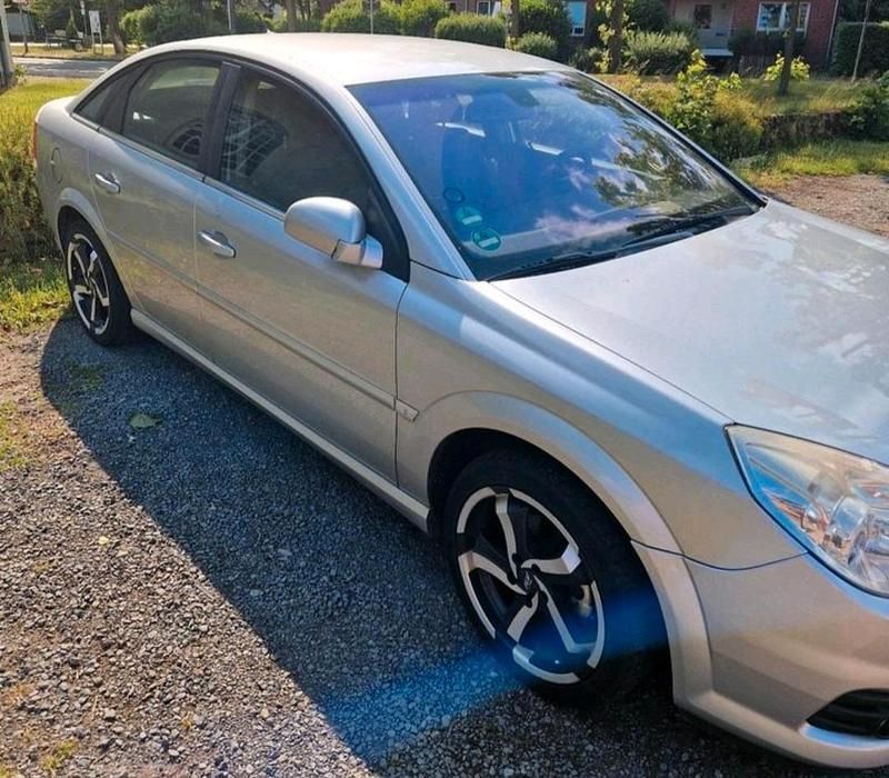 Silber Gebraucht 2005 Opel Vectra Limousine | 870 € (Superpreis) - Bild 1/4