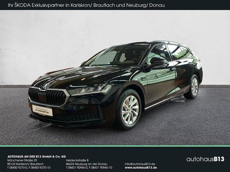 Onyxschwarz metallic met. Gebraucht 2024 Skoda Superb Essence Kombi | 33.990 € (Fairer Preis) - Bild 1/4