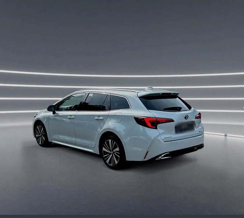 Gebraucht Toyota Corolla 162 PS (119 kW) 2025 Grau Kombi