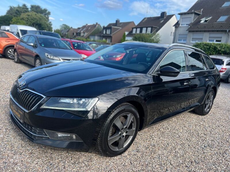 Schwarz Gebraucht 2015 Skoda Superb Style Kombi | 7.999 € (Etwas zu teuer) - Bild 1/4