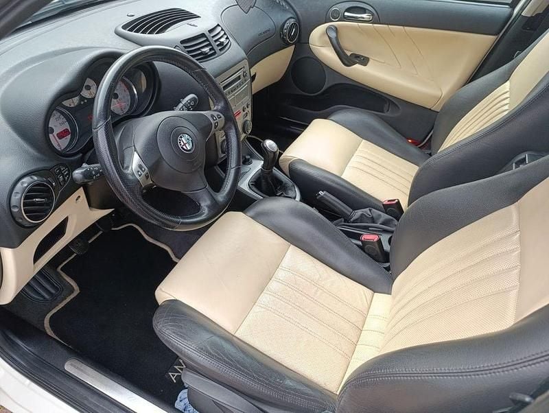 Gebraucht Alfa Romeo 147 120 PS (88 kW) 2007 Weiß Kleinwagen