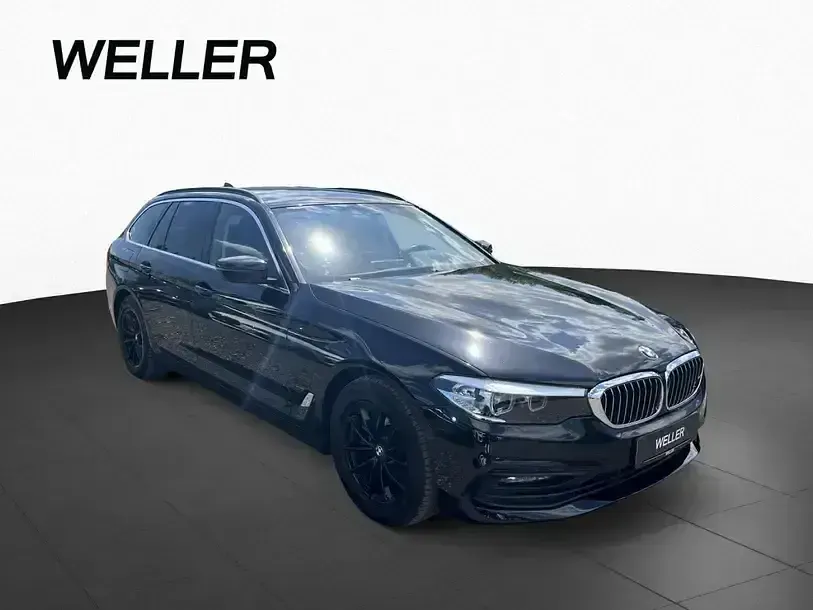 Gebraucht BMW 520 Performance 190 PS (139 kW) 2019 Black sapphire (schwarz) Kombi