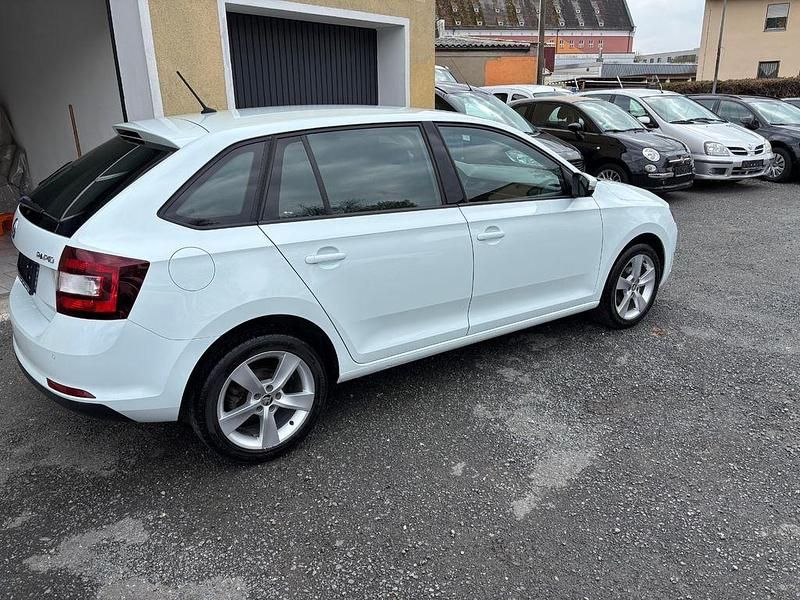 Gebraucht Skoda Rapid Cool Edition 95 PS (69 kW) 2019 Weiß Kleinwagen