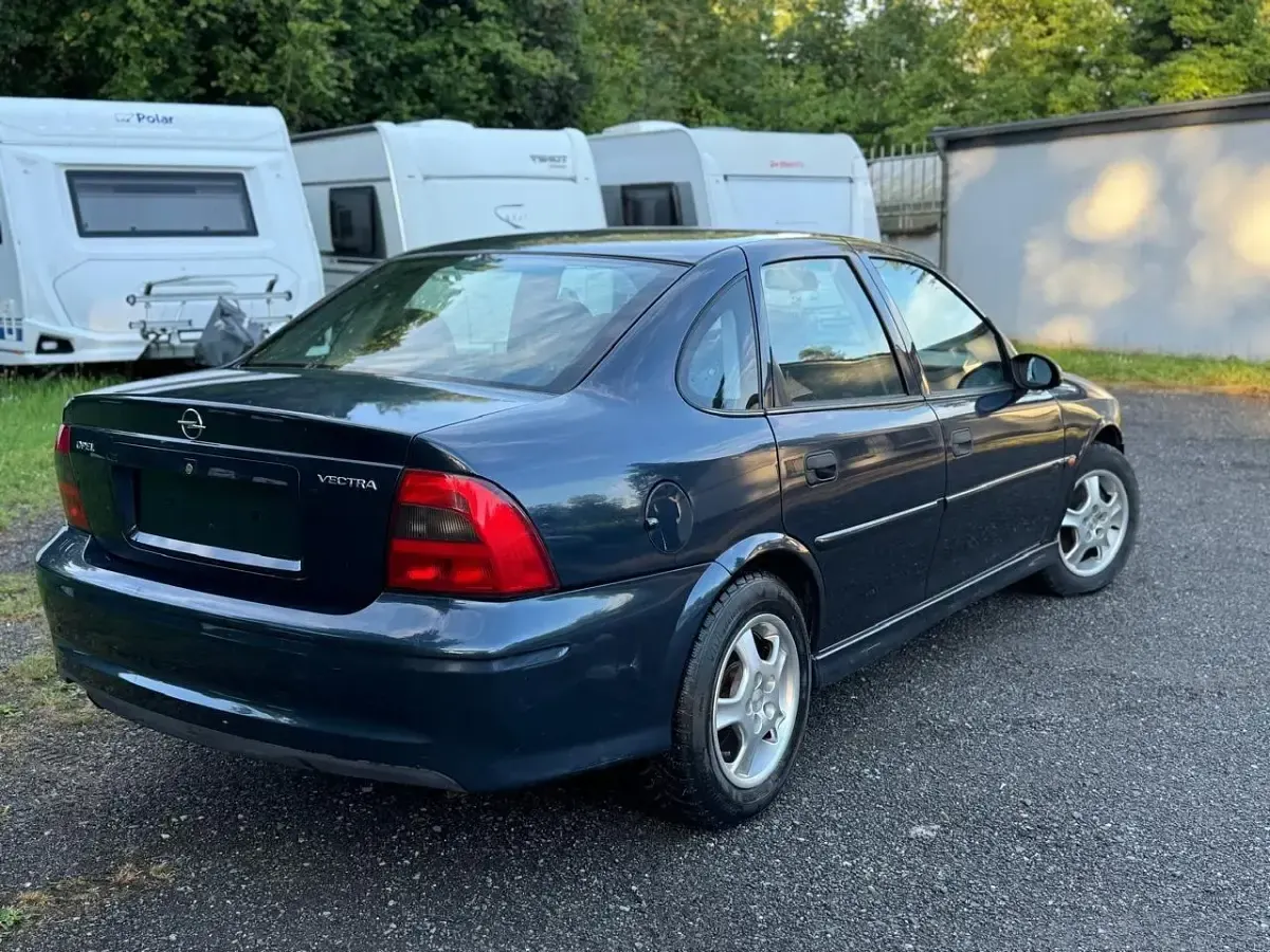 Gebraucht Opel Vectra 101 PS (74 kW) 2001 Blau Limousine