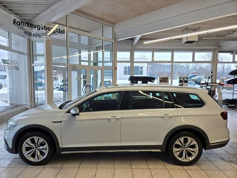 Gebraucht VW Passat Alltrack 200 PS (147 kW) 2023 Weiß Kombi